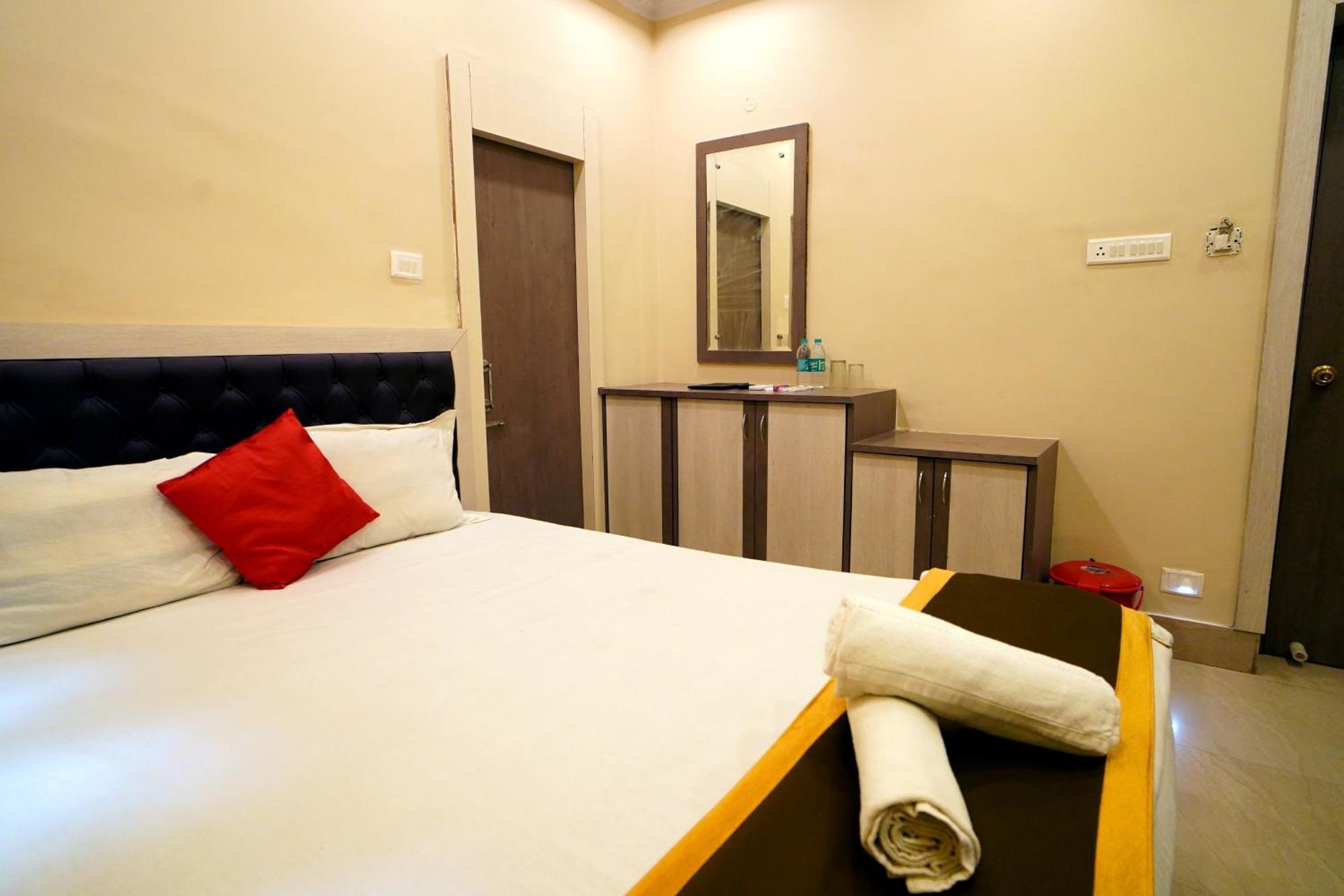 Royal Sea View !! Beach Front With Free Wifi !! Дігха Екстер'єр фото